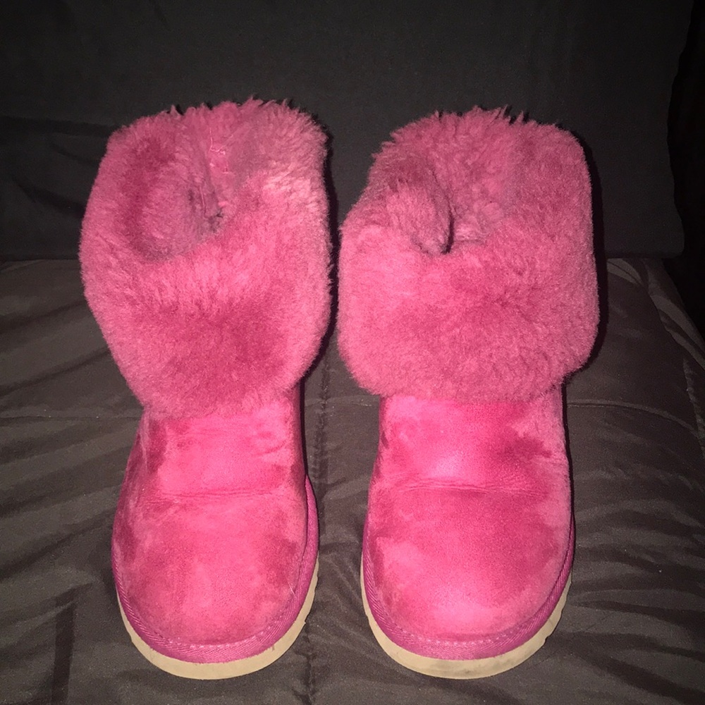 Pink Bailey Bow Uggs!
